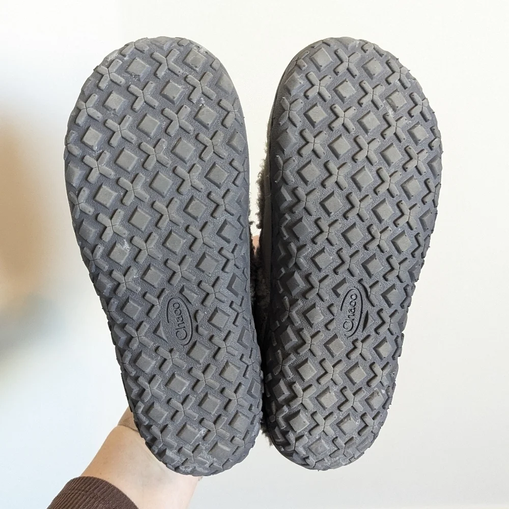 Chaco Ramble Fluff Grey Slip-on Bootie sz 2